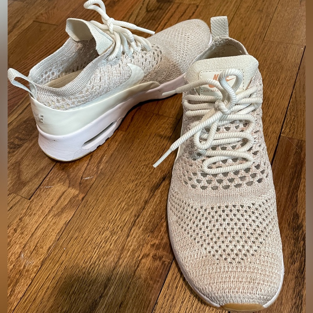 Nike flyknit running shoe